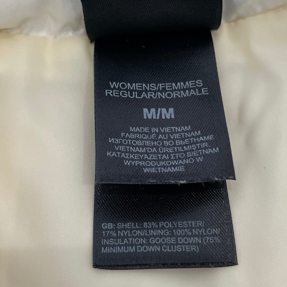 The North Face White Vest 550 with Pockets - Picture 7 of 9